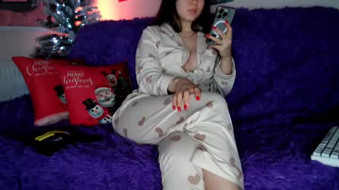 Snapshot of lily_litle chatting on January 5, 9:25 pm Lily Litle online show from January 5, 9:25 pm