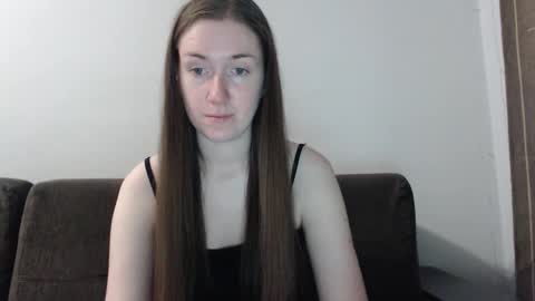 lily_love_x online show from September 12, 11:51 pm