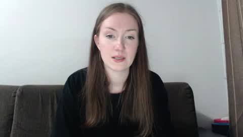 lily_love_x online show from June 4, 11:33 pm
