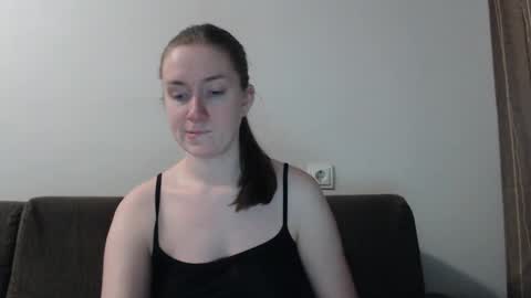 lily_love_x online show from February 20, 11:54 pm