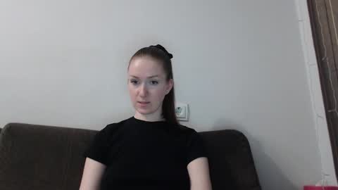 lily_love_x online show from March 27, 10:22 pm