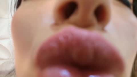 Lily Lauren online show from November 13, 4:42 pm