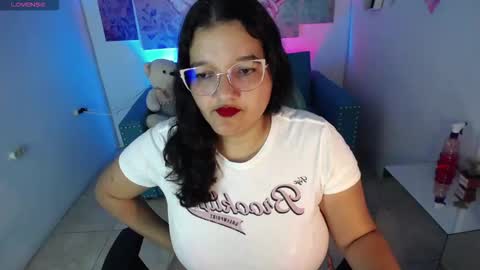 Snapshot of lily_rousse_m chatting on September 19, 2:59 am Lily online show from September 19, 2:59 am