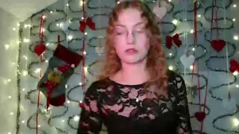 small lily online show from November 17, 6:10 pm