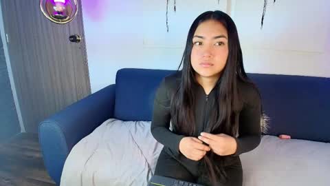 Snapshot of lily_waist chatting on September 15, 12:06 pm lily_waist online show from September 15, 12:06 pm