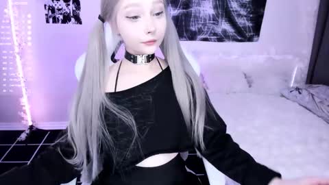 Lily online show from February 23, 2:36 am