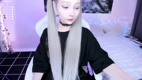 Lily online show from May 9, 3:34 am