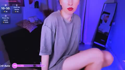 LILY online show from March 12, 2:43 pm