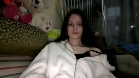 Snapshot of lilycandy_ chatting on December 4, 1:47 pm lilycandy_ online show from December 4, 1:47 pm