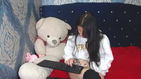 Snapshot of lilyevansxx chatting on March 9, 3:11 am Lily online show from March 9, 3:11 am