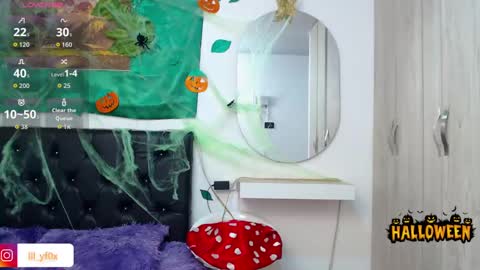 lilyfox23 online show from October 13, 12:40 pm