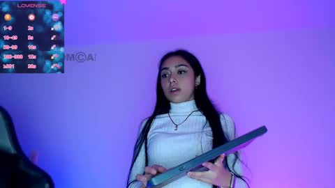 Snapshot of lilylouisee_ chatting on February 22, 8:09 pm Liliana louise online show from February 22, 8:09 pm