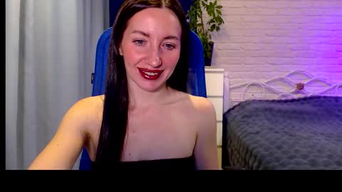 Lily online show from November 11, 7:43 am