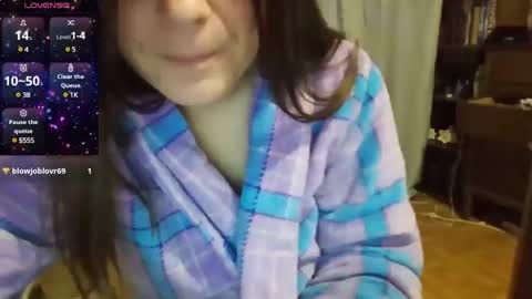 lilypad1981 online show from January 1, 8:58 pm