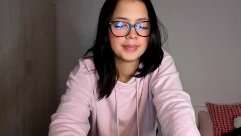 LillyPanda online show from November 13, 8:11 pm