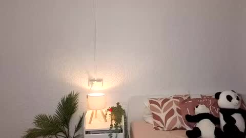 LillyPanda online show from September 24, 8:04 pm