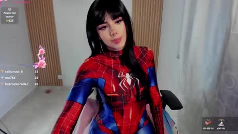 Snapshot of lilyrouse_ chatting on February 2, 3:21 am lily help me to collect more cosplay online show from February 2, 3:21 am