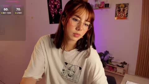 Snapshot of lilyrouse_ chatting on September 18, 4:05 am lily help me to collect more cosplay online show from September 18, 4:05 am