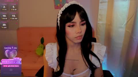 Snapshot of lilyrouse_ chatting on December 3, 5:26 am lily help me to collect more cosplay online show from December 3, 5:26 am