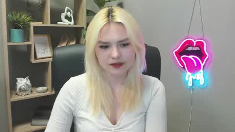 Lily online show from April 14, 6:38 am