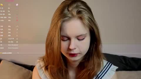 Julie online show from April 14, 8:23 pm