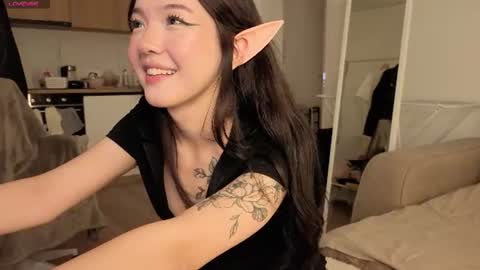 Lin Use menu to play with me  online show from August 4, 12:17 am