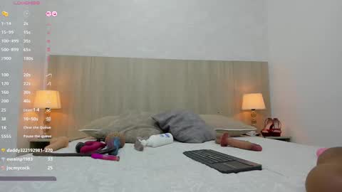 Snapshot of lina_garcia chatting on February 13, 2:42 pm   online show from February 13, 2:42 pm