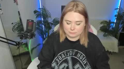 lina_linx online show from March 2, 7:34 pm