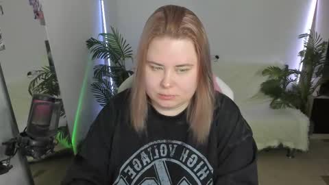 lina_linx online show from March 1, 5:49 pm