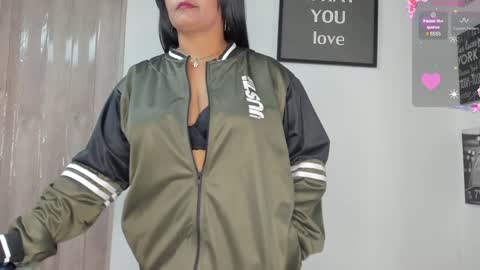 LINA SANCHEZ online show from January 27, 2:57 pm