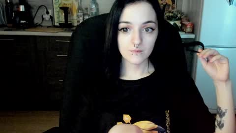 Lina 3  1715622743 online show from January 15, 11:10 am