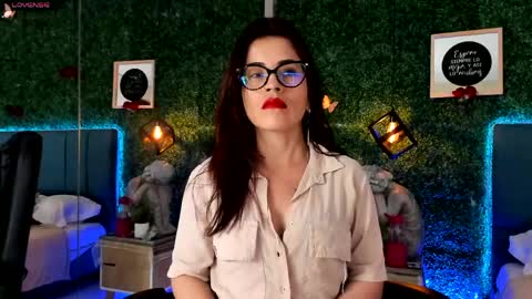 Lina  online show from May 29, 11:30 am