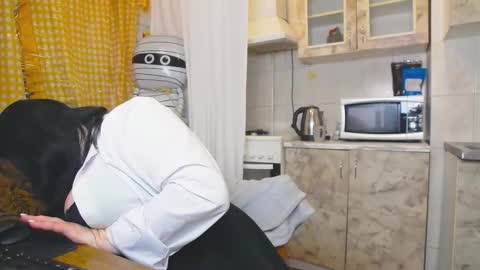 Lina online show from November 11, 8:49 am