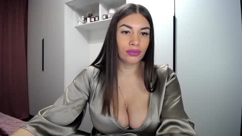 Snapshot of linasparks chatting on December 3, 3:39 pm Lina Sparks online show from December 3, 3:39 pm