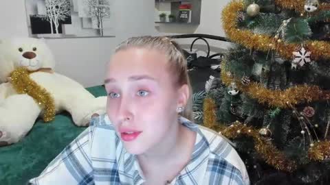 Lina online show from January 14, 8:15 pm