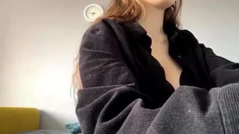 Elin online show from September 19, 9:24 am
