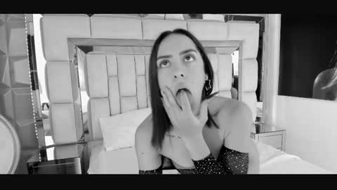 Lincy Rios  online show from April 2, 5:09 pm