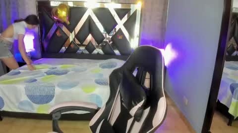  Linda  online show from June 15, 6:33 pm