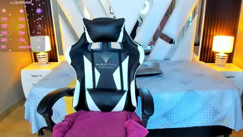  Linda  online show from September 20, 6:33 pm