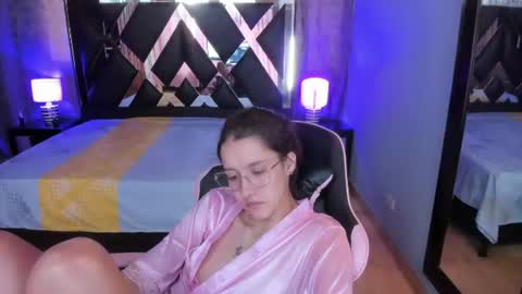  Linda  online show from July 25, 6:50 pm