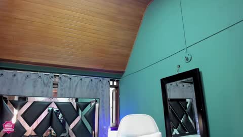 Snapshot of linda4petite chatting on March 9, 12:53 pm Linda online show from March 9, 12:53 pm