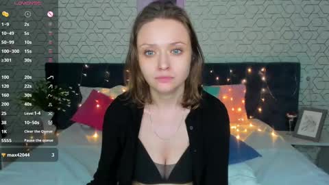 Snapshot of linda__bryant chatting on February 18, 5:42 pm Linda GMT2 Mon Tu Fri Sa Su 0300am-1000 am online show from February 18, 5:42 pm