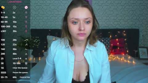 Snapshot of linda__bryant chatting on January 18, 3:53 am Linda GMT2 Mon Tu Fri Sa Su 0300am-1000 am online show from January 18, 3:53 am