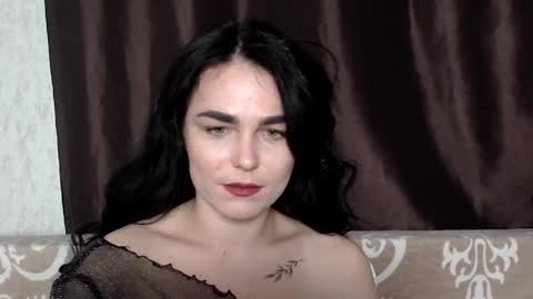 Snapshot of linda_aa chatting on March 10, 6:23 pm Linda online show from March 10, 6:23 pm