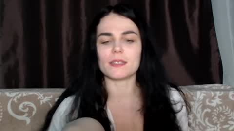 Snapshot of linda_aa chatting on March 4, 7:43 pm Linda online show from March 4, 7:43 pm