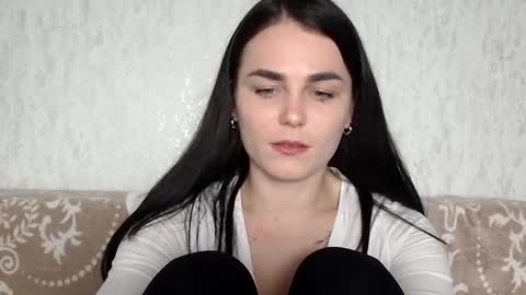 Snapshot of linda_aa chatting on February 19, 7:37 pm Linda online show from February 19, 7:37 pm