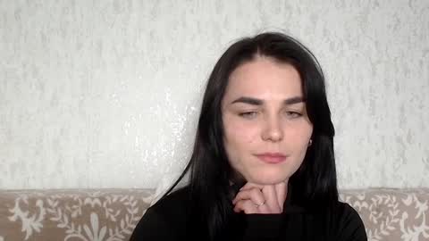 Snapshot of linda_aa chatting on February 18, 10:47 pm Linda online show from February 18, 10:47 pm