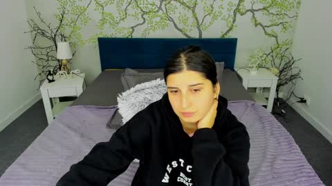 Snapshot of linda_ex chatting on December 5, 2:28 pm Linda online show from December 5, 2:28 pm