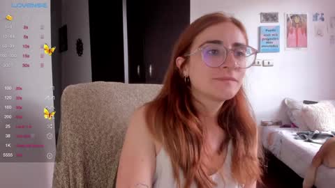 Giggles  online show from January 31, 9:59 pm