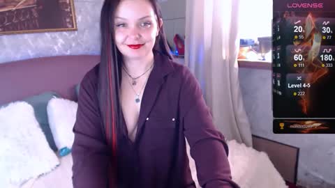 Snapshot of linda_may_ chatting on February 26, 5:57 am Lena online show from February 26, 5:57 am